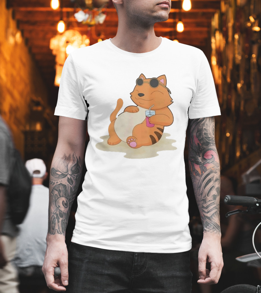 Cat Relaxing With Sunglasses And Drink On Beach Summer Vibes T-Shirt