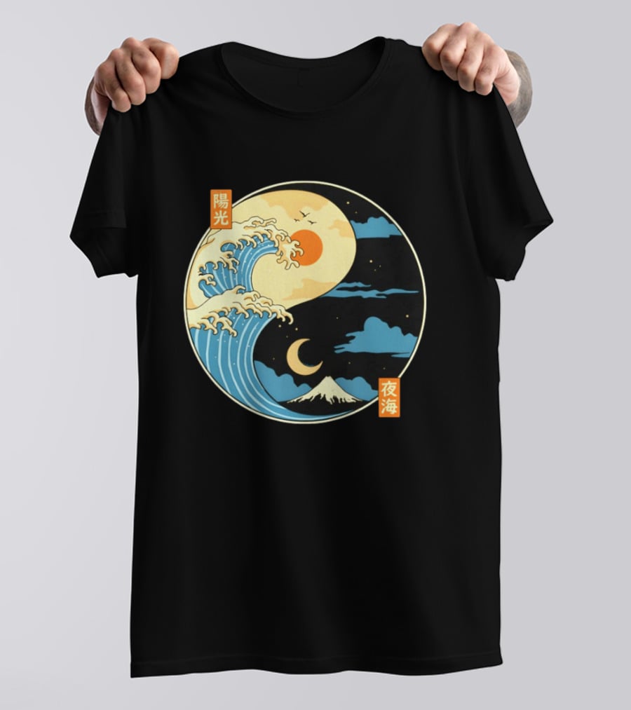 The Great Wave Off Kanagawa And Mount Fuji Yin Yang Sun And Moon Balance T-Shirt