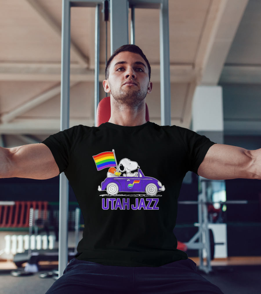 Utah Jazz Snoopy Woodstock Driving Rainbow Flag Car T-Shirt