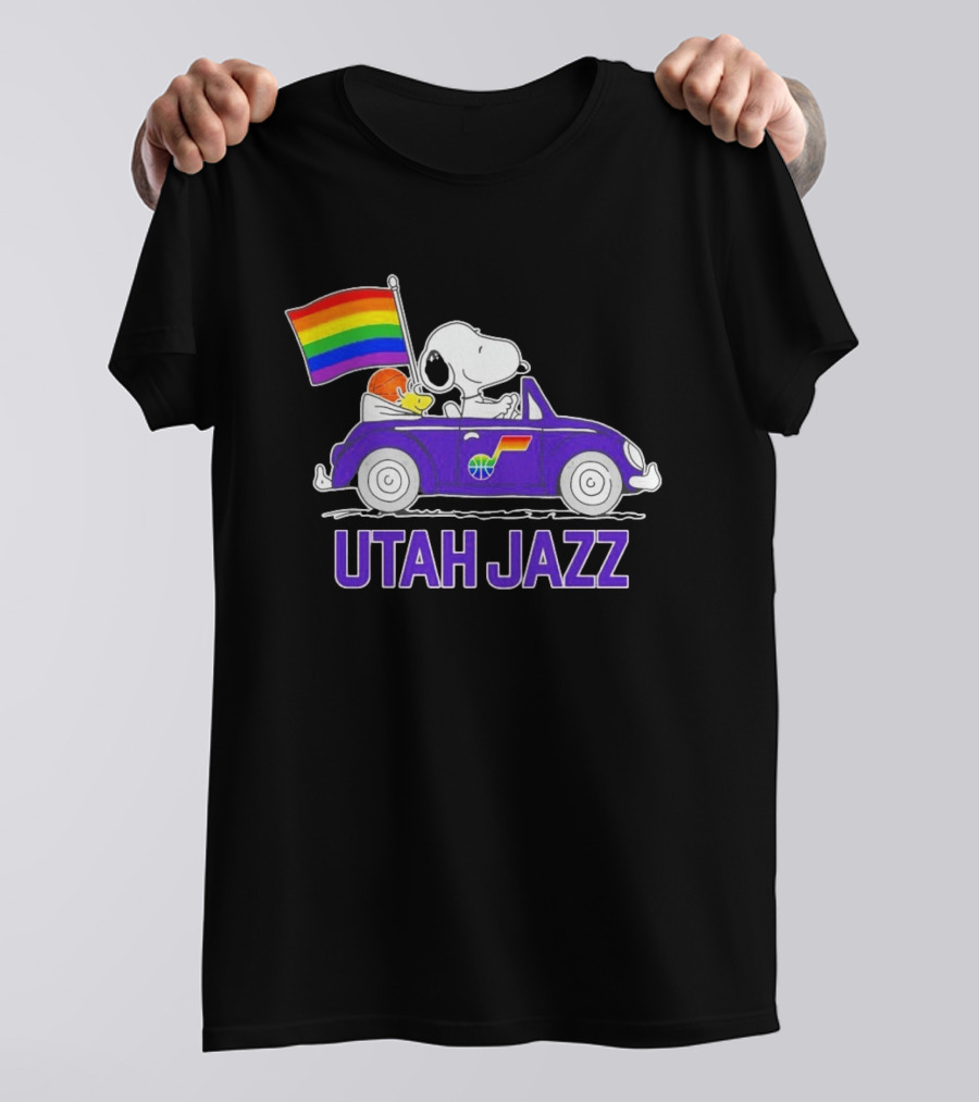 Utah Jazz Snoopy Woodstock Driving Rainbow Flag Car T-Shirt
