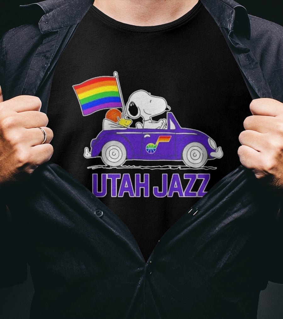 Utah Jazz Snoopy Woodstock Driving Rainbow Flag Car T-Shirt