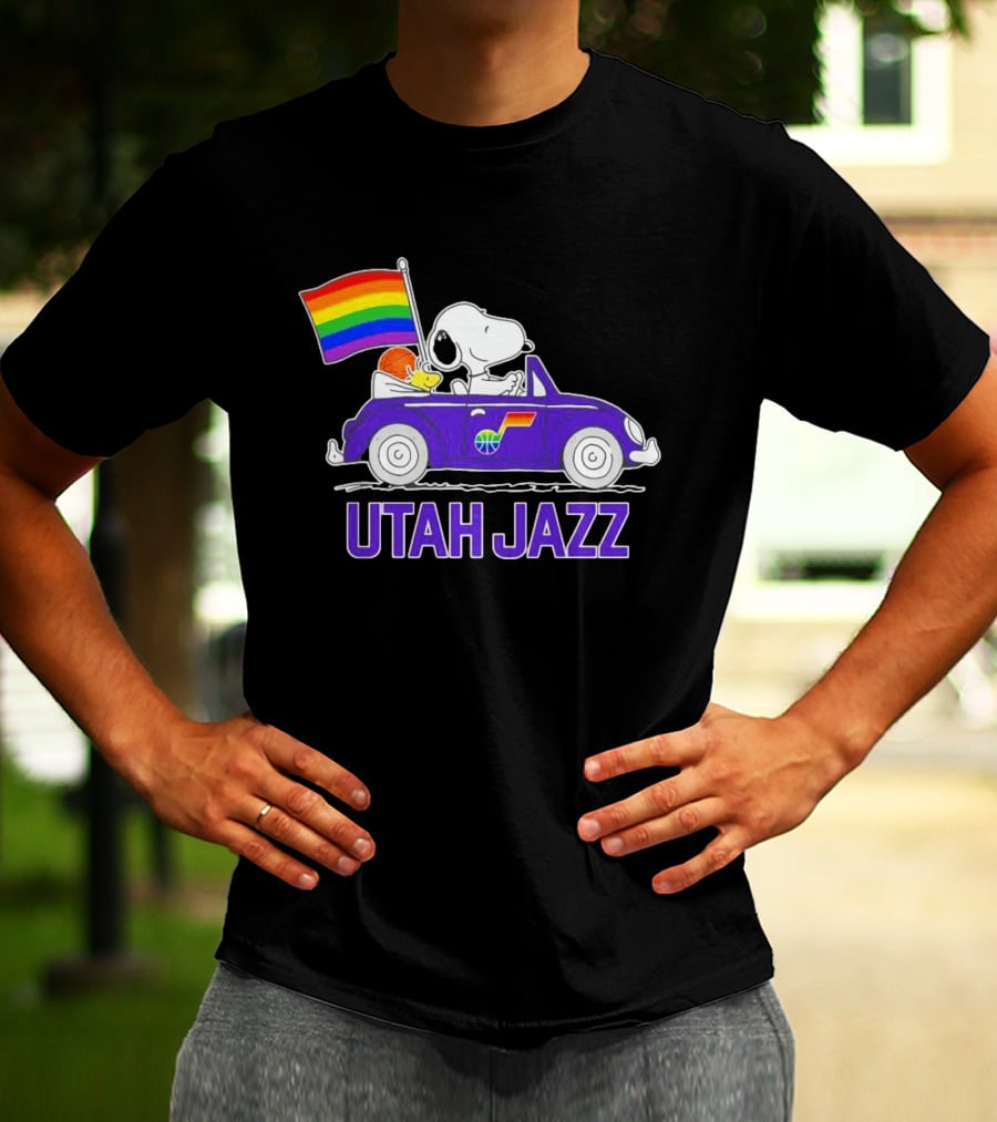 Utah Jazz Snoopy Woodstock Driving Rainbow Flag Car T-Shirt