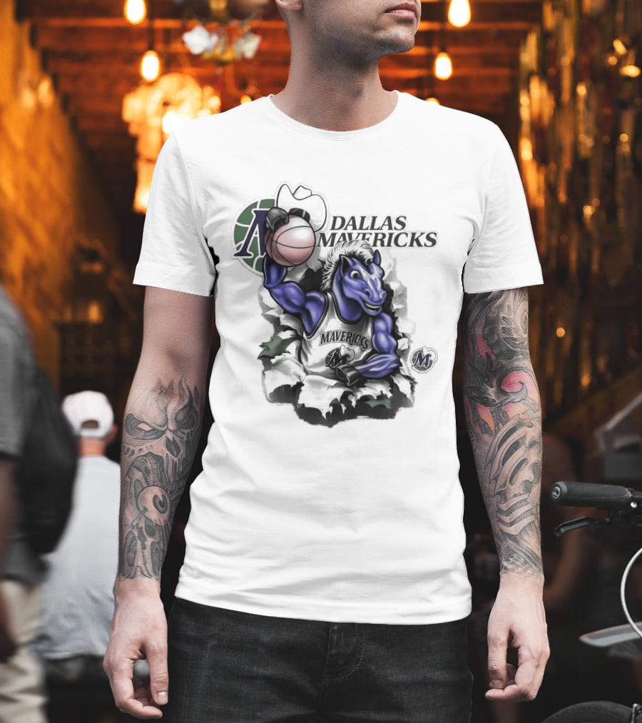 Dallas Mavericks Mitchell & Ness Breakthrough Basketball Horse T-Shirt