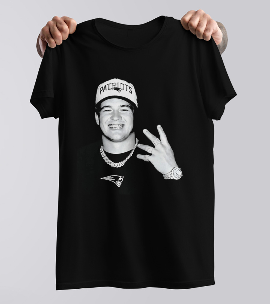 Drake Maye Patriots Cap Rings And Necklace T-Shirt
