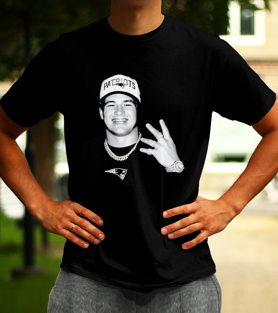 Drake Maye Patriots Cap Rings And Necklace T-Shirt