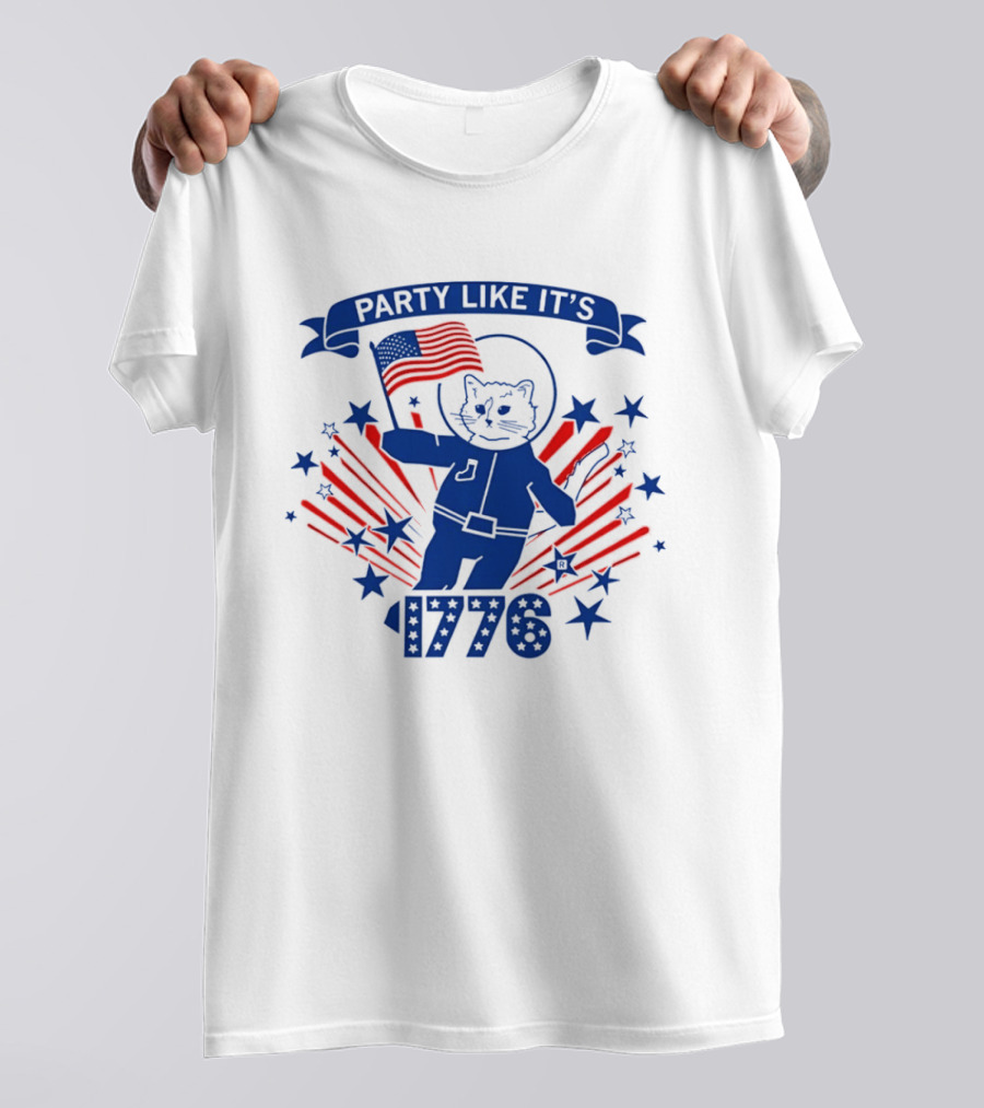 Party Like It's 1776 Astronaut Cat Holding American Flag With Stars T-Shirt