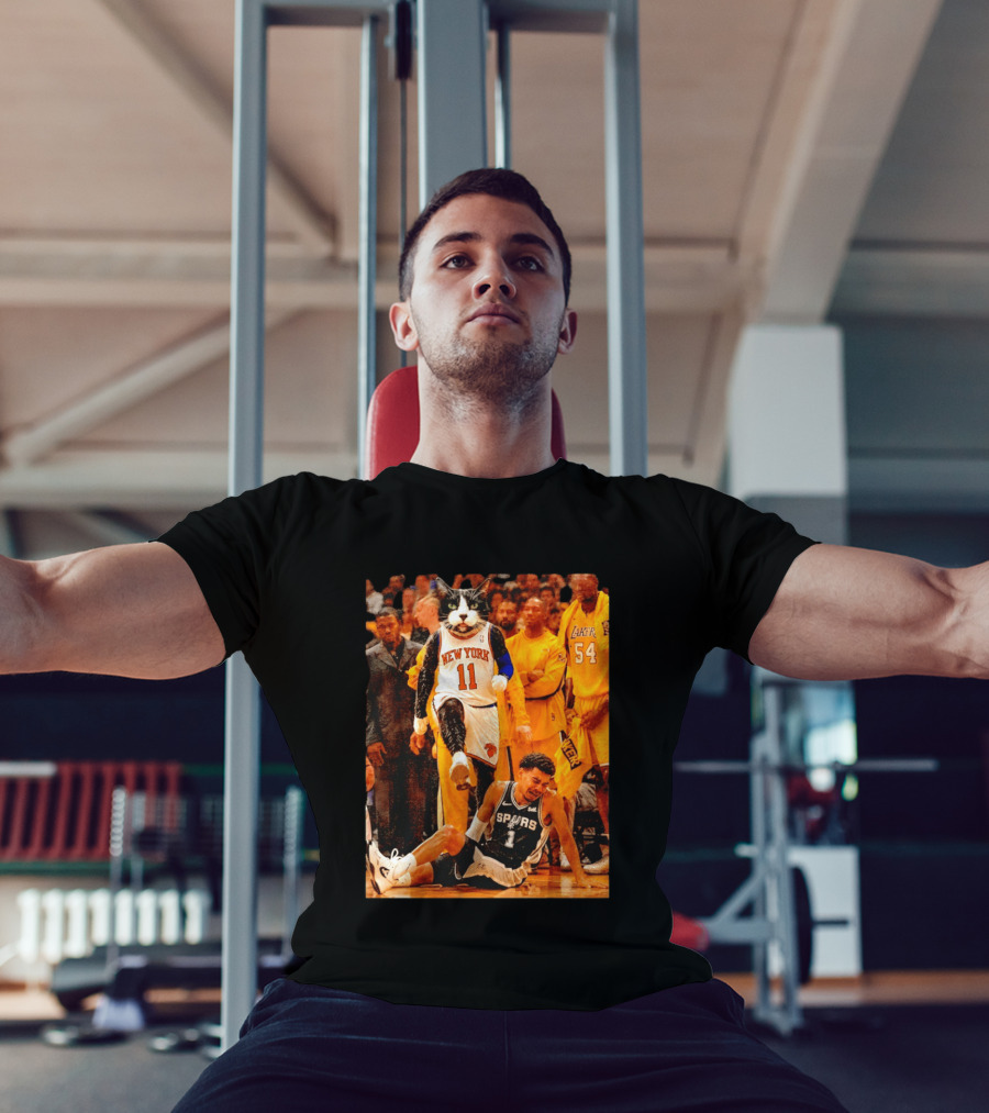 New York Knicks 11 Cat Dunks On Spurs Player Victor Wembanyama With Crowd And Lakers Players T-Shirt