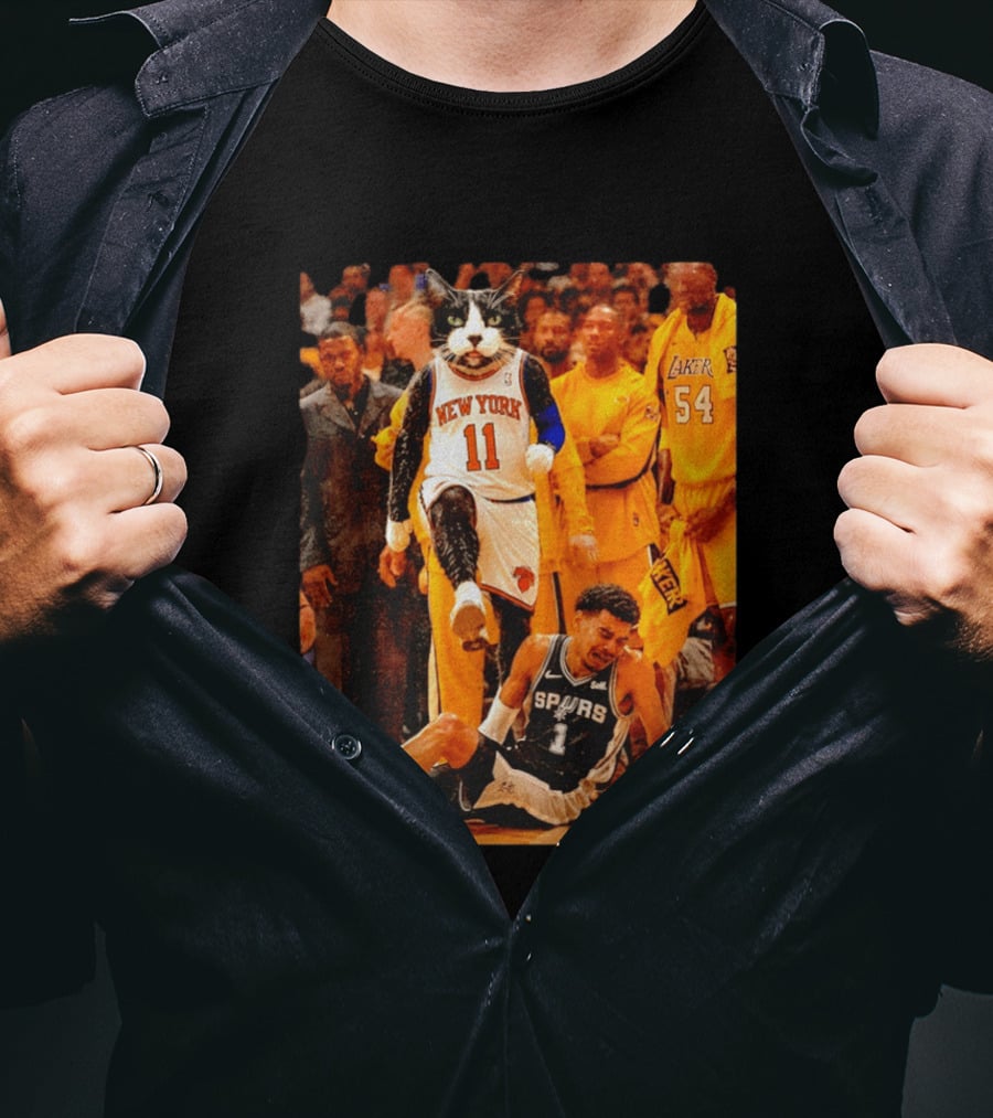 New York Knicks 11 Cat Dunks On Spurs Player Victor Wembanyama With Crowd And Lakers Players T-Shirt