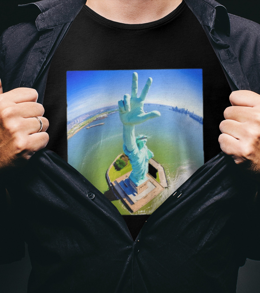 Jalen Brunson Statue Of Liberty Victory Gesture Photo T-Shirt