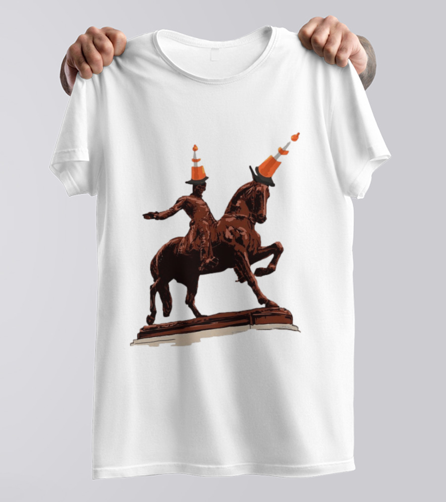 Duke Of Wellington Statue Cone Hat Glasgow Scottish T-Shirt