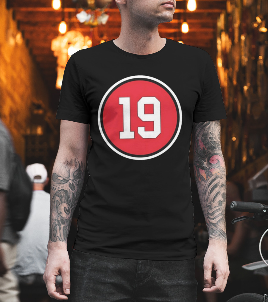 Chicago Blackhawks Jonathan Toews 19 Retirement Commemorative T-Shirt