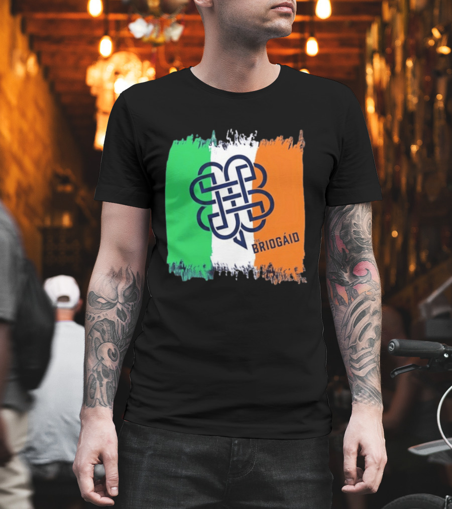 The Briogáid Celtic Knot Irish Flag T-Shirt