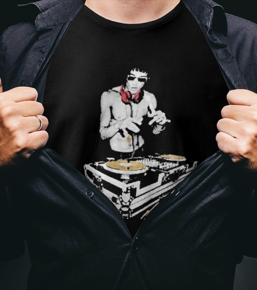 Robert Downey Jr Bruce Lee DJ Kung Fu Red Headphones T-Shirt