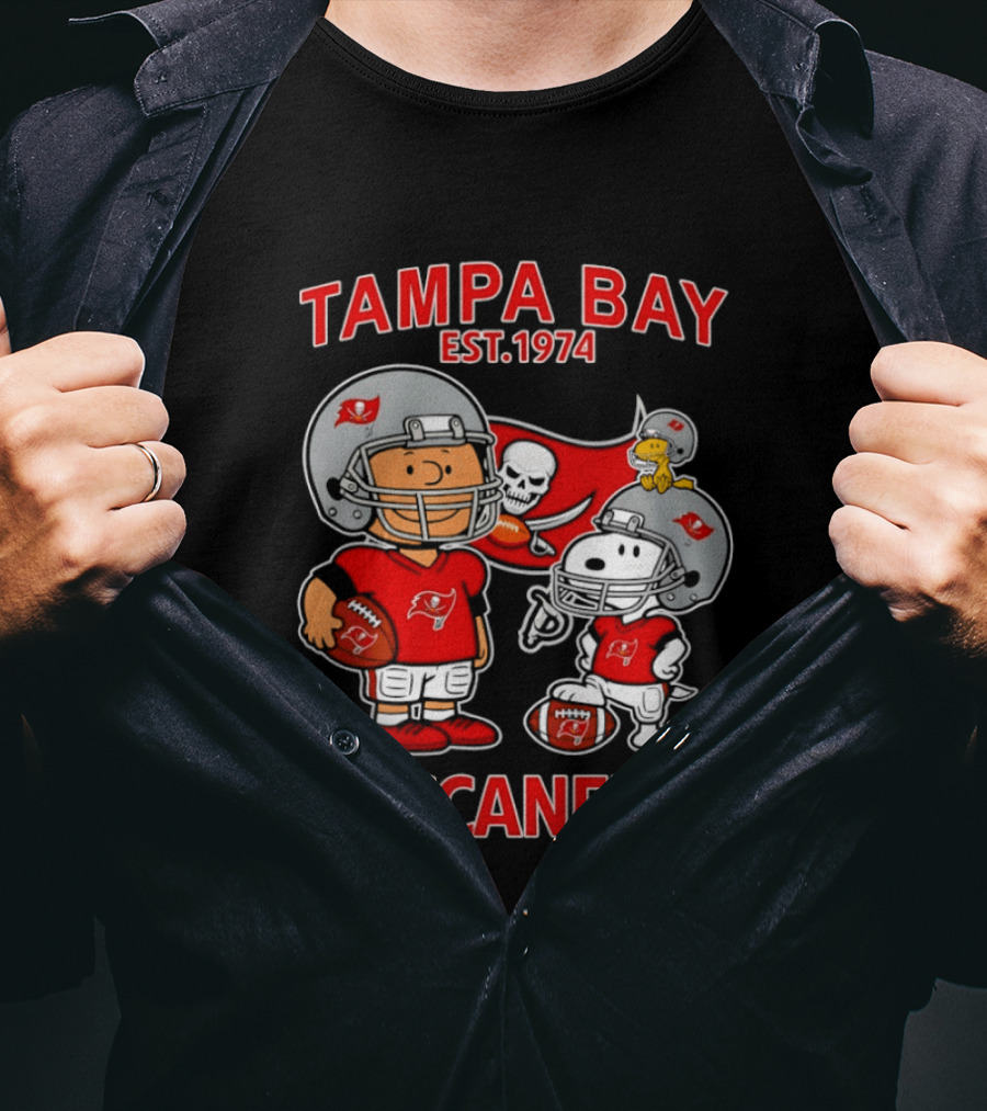 Tampa Bay Buccaneers Snoopy And Charlie Brown EST 1974 T-Shirt
