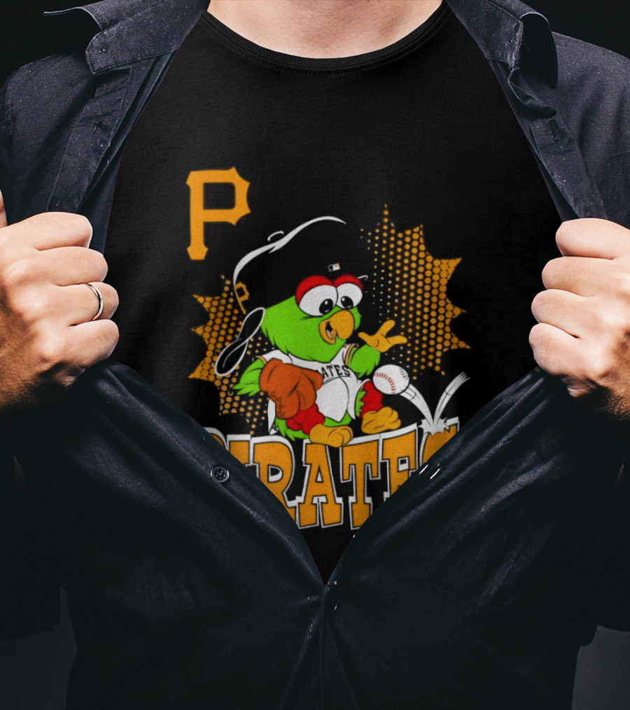 P Pittsburgh Pirates MLB Team Parrot Baseball T-Shirt
