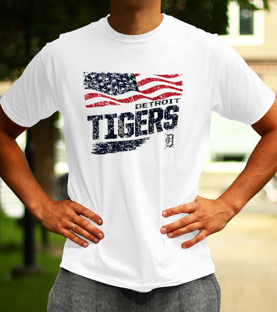 Detroit Tigers Waving American Flag 4th Of July Celebration T-Shirt