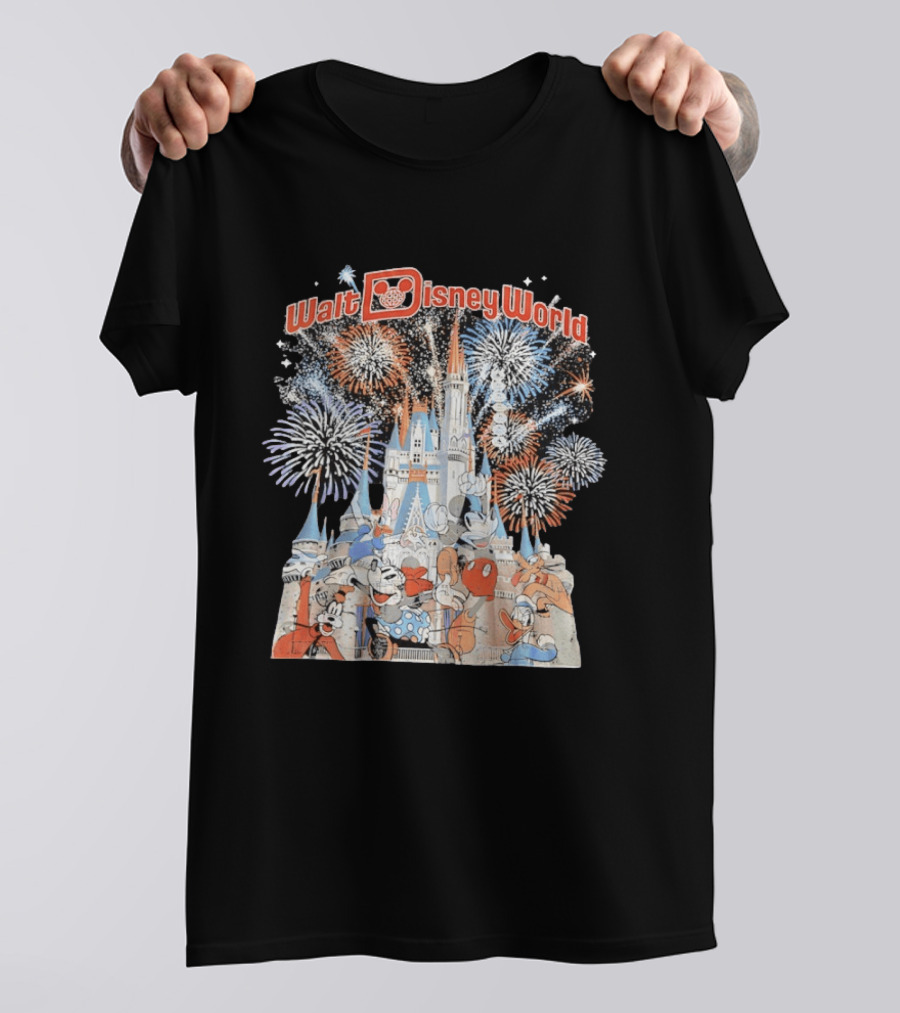 Walt Disney World Castle Fireworks Mickey Minnie Goofy T-Shirt