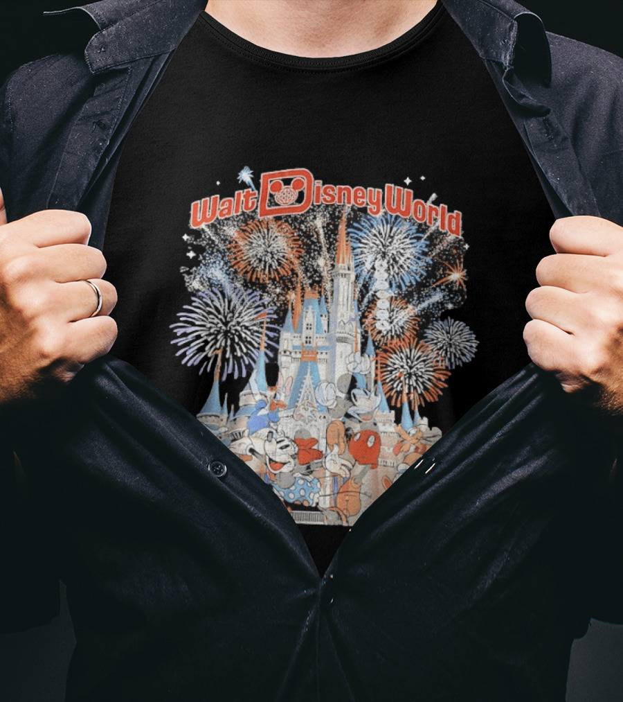 Walt Disney World Castle Fireworks Mickey Minnie Goofy T-Shirt