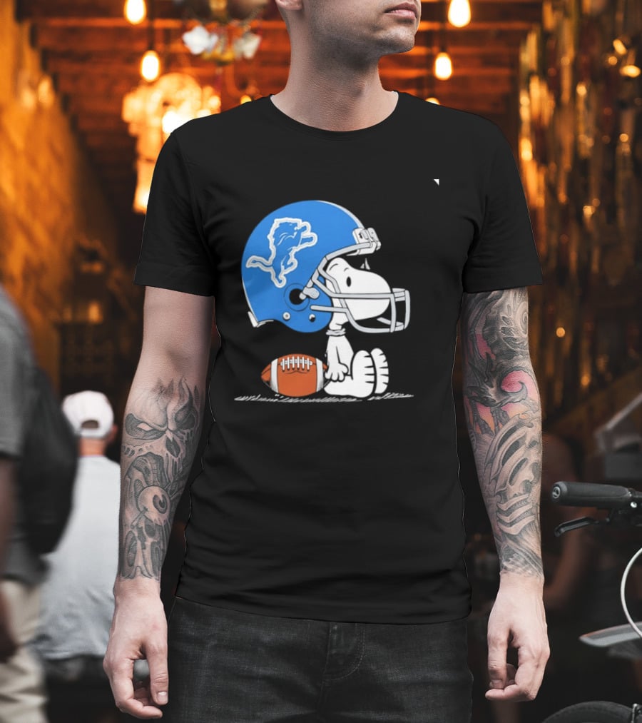 Snoopy Detroit Lions Football Helmet Collaboration NFL Peanuts T-Shirt