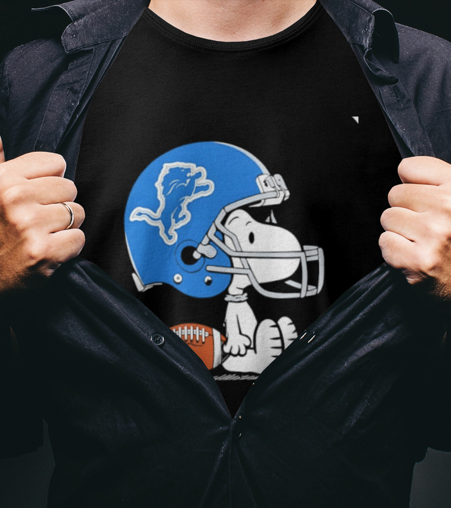 Snoopy Detroit Lions Football Helmet Collaboration NFL Peanuts T-Shirt