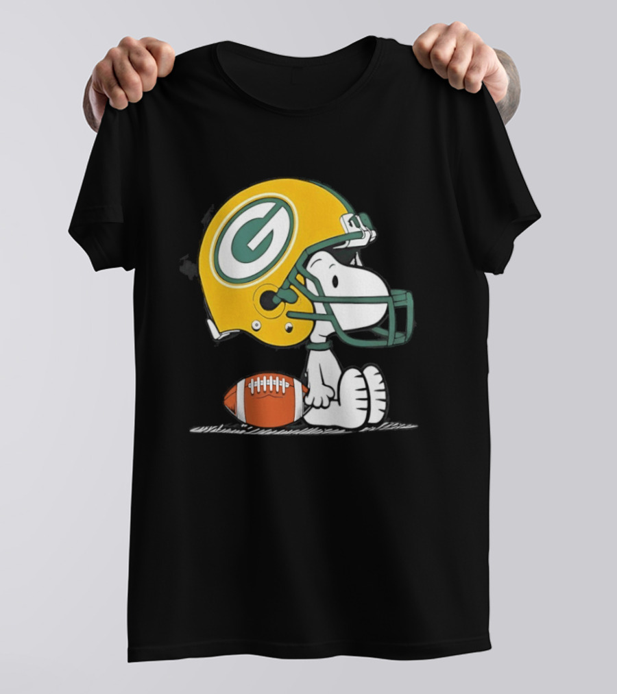 Snoopy Green Bay Packers Football Helmet Collaboration With Peanuts T-Shirt