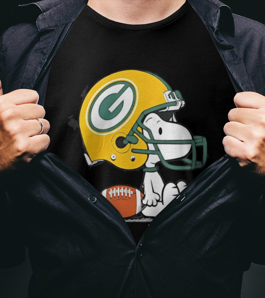 Snoopy Green Bay Packers Football Helmet Collaboration With Peanuts T-Shirt