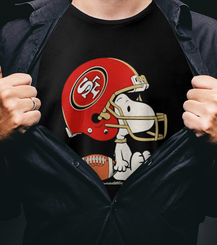 Snoopy San Francisco 49ers Football Helmet Peanuts NFL Collaboration T-Shirt