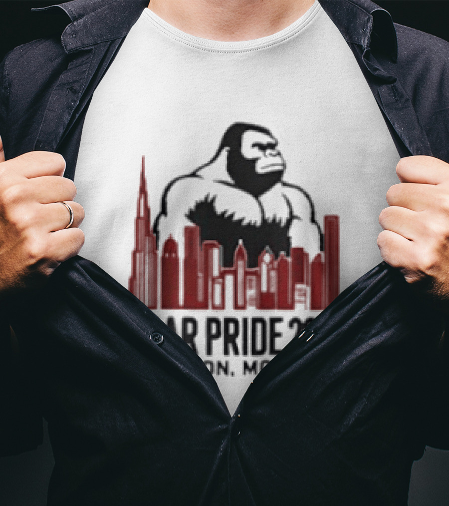 Bear Pride 2001 Movin' On Movin' Up Gorilla Skyline Cityscape T-Shirt