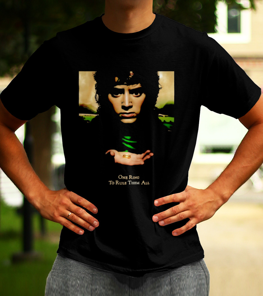 Elijah Wood One Ring To Rule Them All Lord Of The Rings Face Hands Gold Band T-Shirt