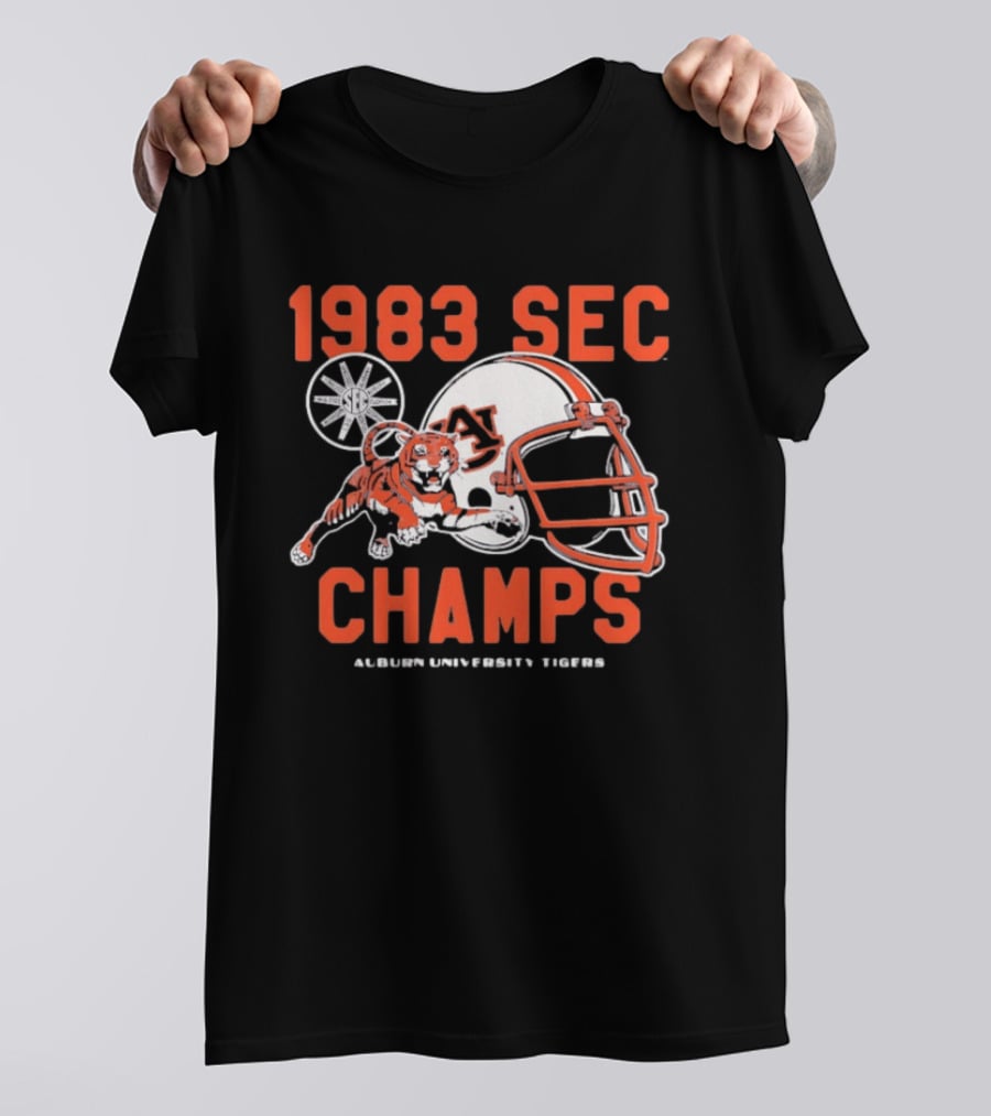 Auburn University Tigers 1983 SEC Champs Tiger Football Helmet T-Shirt
