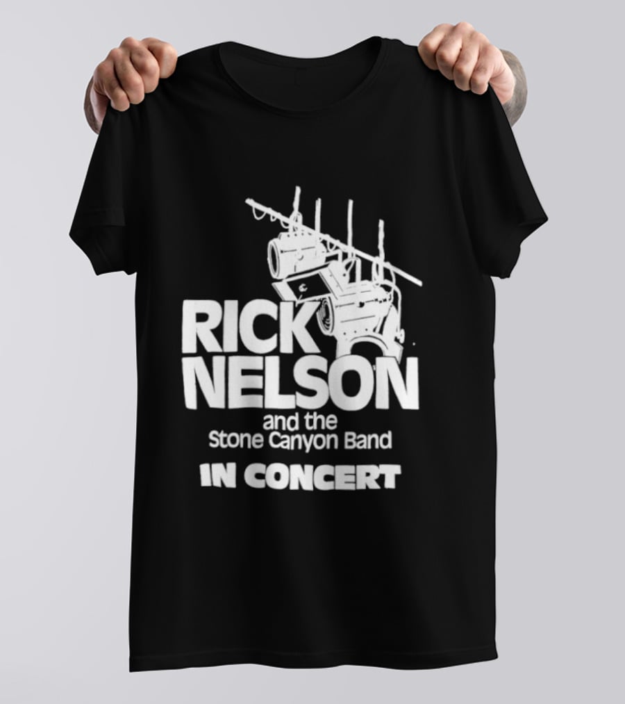 Rick Nelson And The Stone Canyon Band In Concert Trắng Trên Nền đen Dàn đèn Sân Khấu T-Shirt