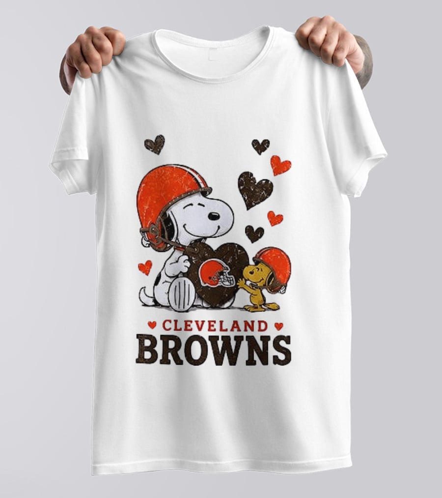 Cleveland Browns Peanuts Snoopy Woodstock Heart Helmets Love T-Shirt