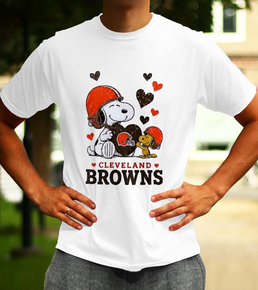 Cleveland Browns Peanuts Snoopy Woodstock Heart Helmets Love T-Shirt