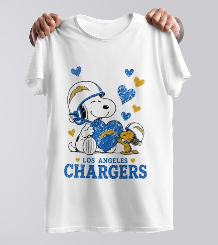 Los Angeles Chargers Peanuts Snoopy Love Laughter T-Shirt