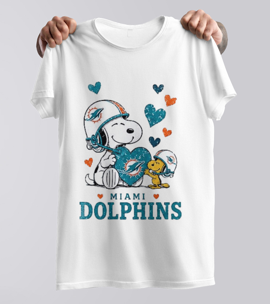 Miami Dolphins Peanuts Snoopy Love Laughter Hearts Helmet Charlie Brown T-Shirt