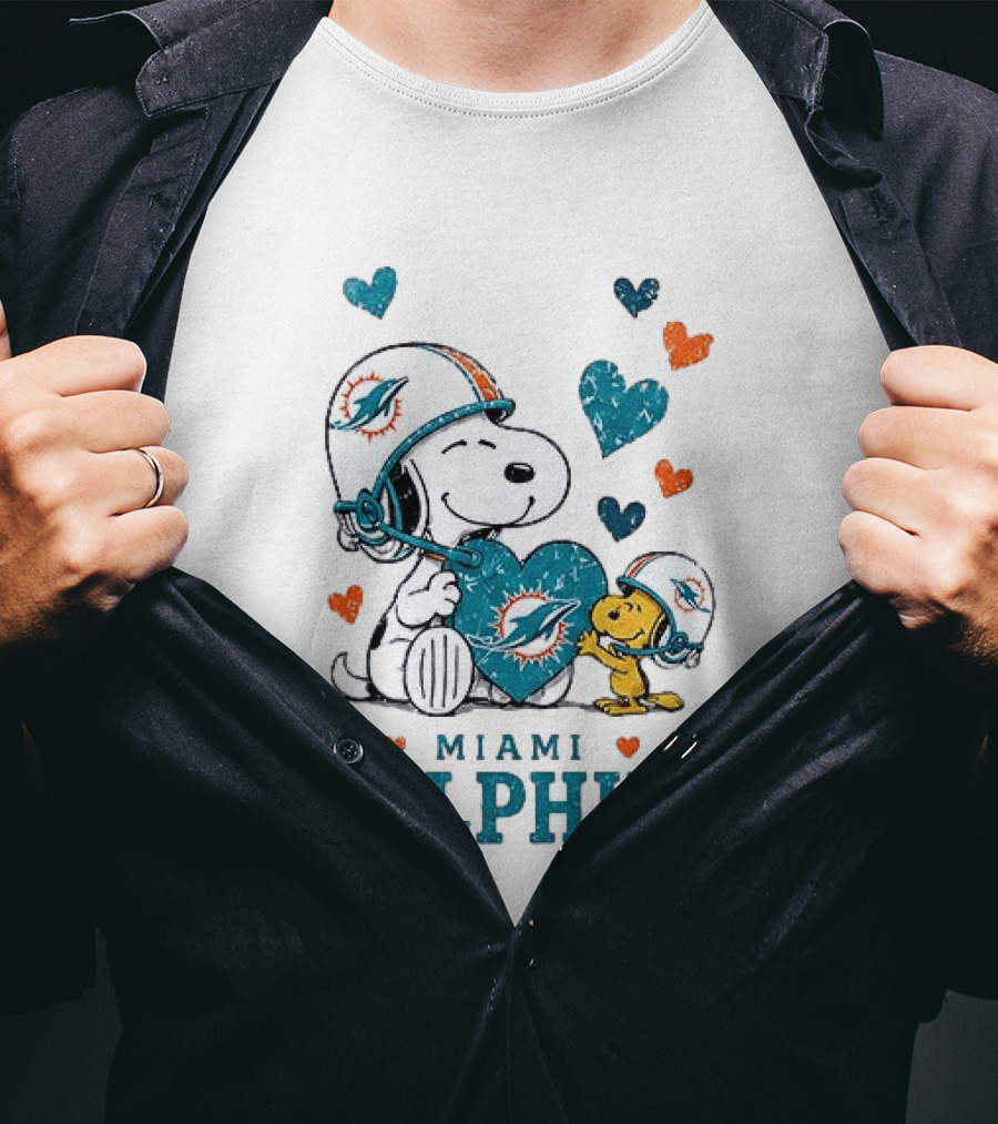 Miami Dolphins Peanuts Snoopy Love Laughter Hearts Helmet Charlie Brown T-Shirt