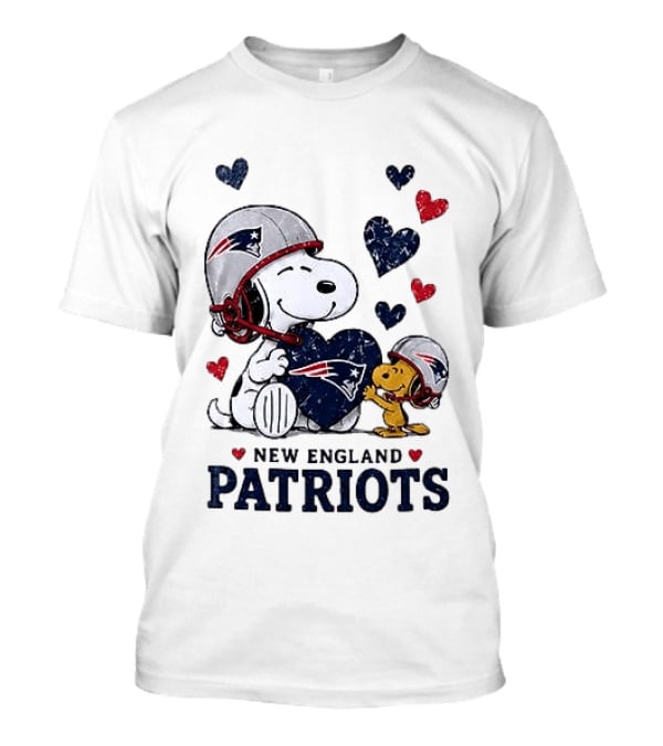 New England Patriots Peanuts Snoopy Woodstock Heart Helmets T-Shirt