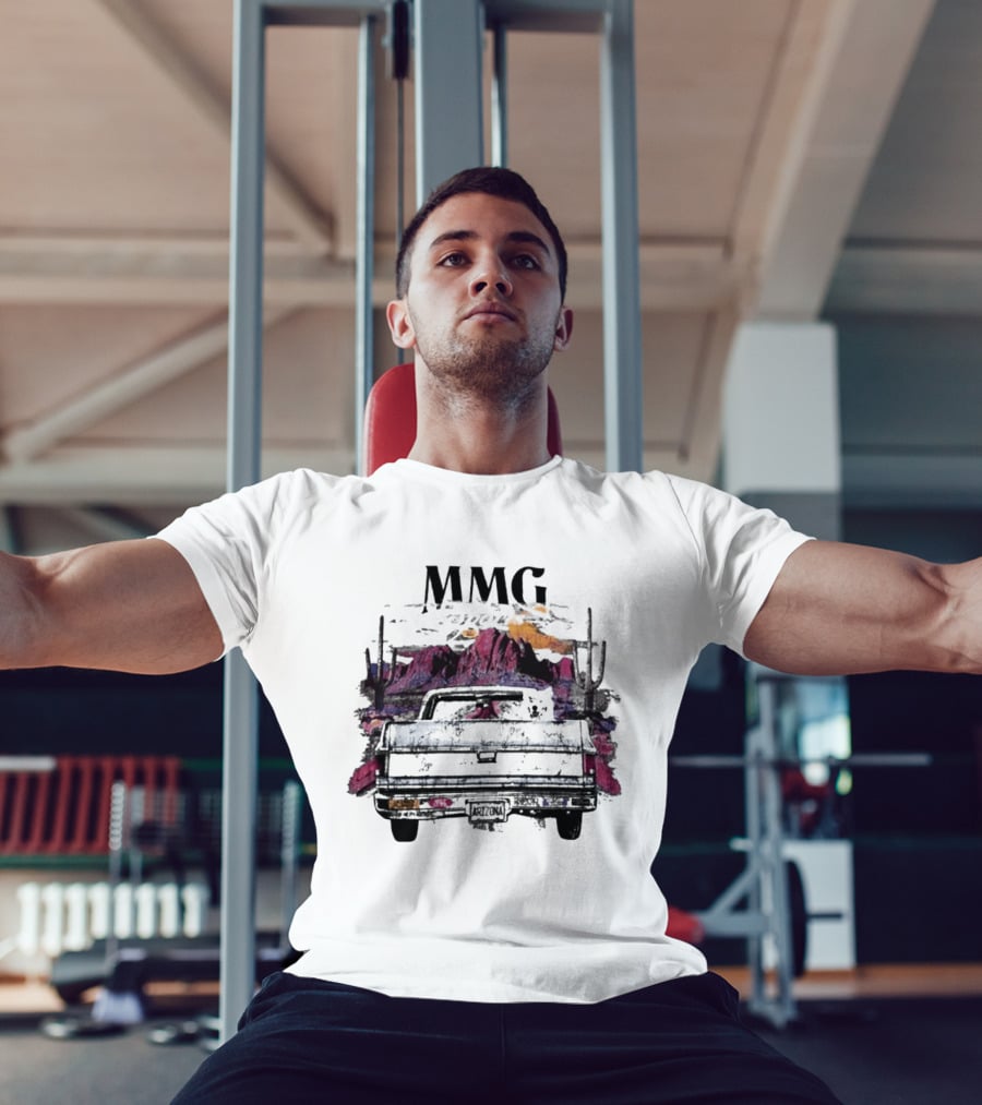 MMG Luna Vintage Car Desert Sunset Scene T-Shirt