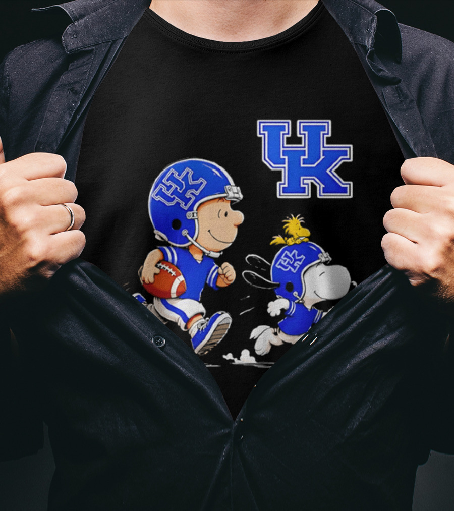 Peanuts Charlie Brown Snoopy University Of Kentucky Football Running UK T-Shirt