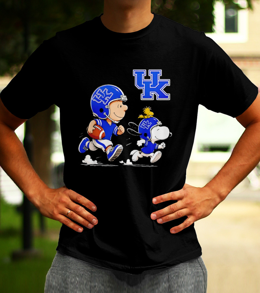 Peanuts Charlie Brown Snoopy University Of Kentucky Football Running UK T-Shirt