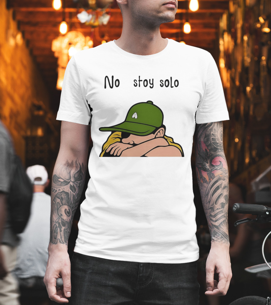 No Estoy Solo Anime Boy In Green Hat And Yellow T-Shirt