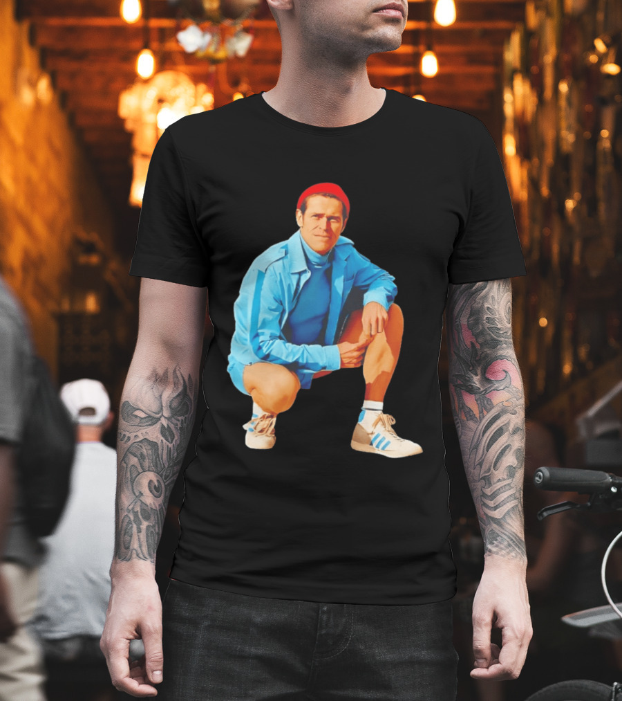 Willem Dafoe Meme Red Beanie Blue Tracksuit Squatting Pose T-Shirt