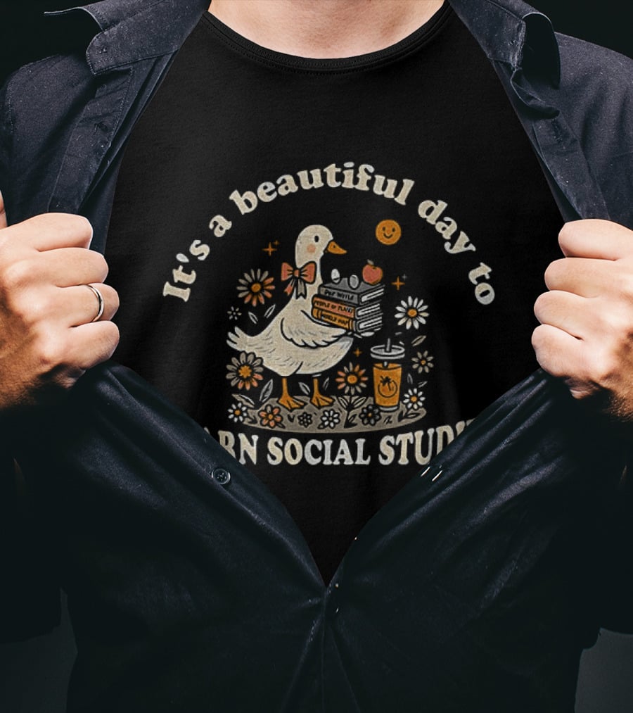 Goose It's A Beautiful Day To Learn Social Studies Happy Halloween T-Shirt