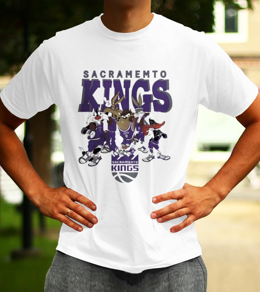 Sacramento Kings Looney Tunes Characters NBA Basketball Team T-Shirt