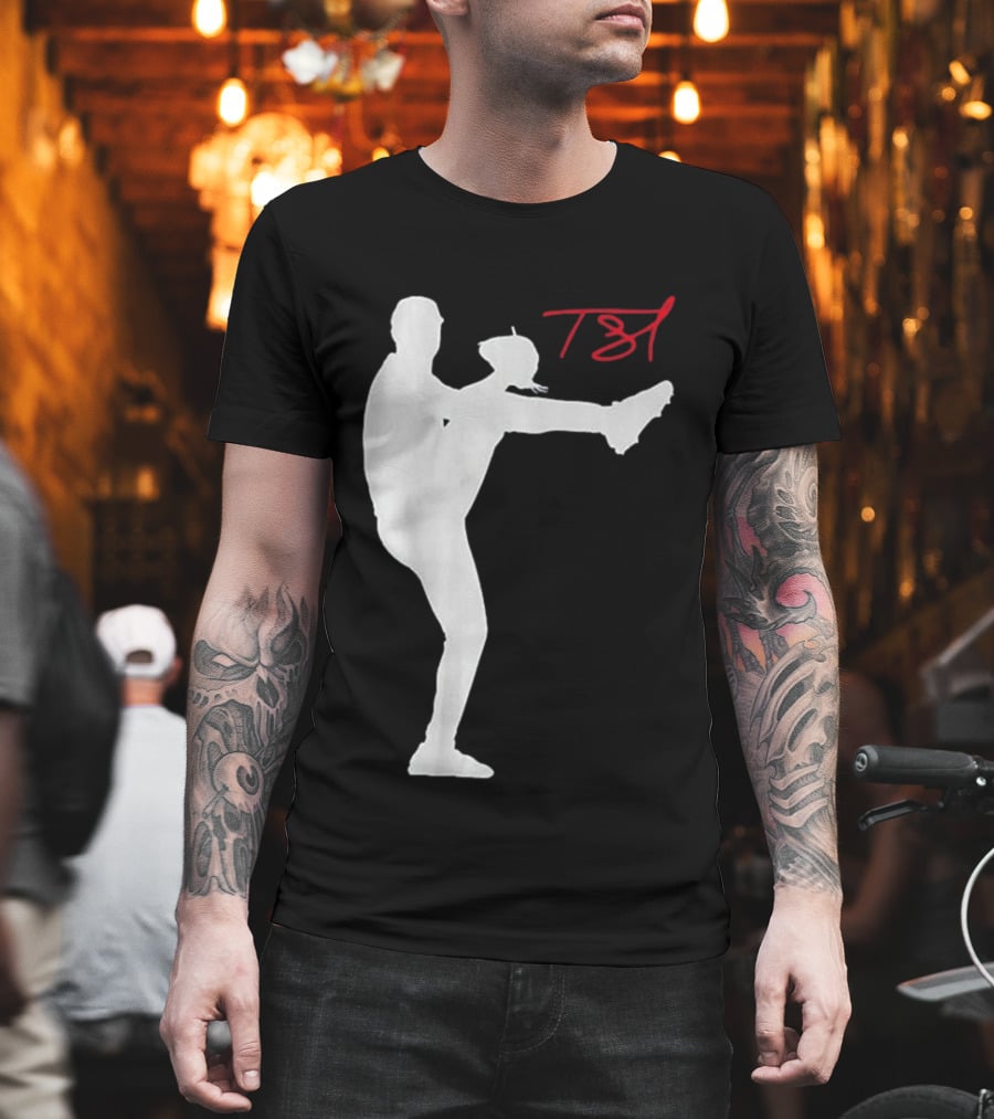 T61 Tarik Skubal Pitching Pose Los Angeles T-Shirt