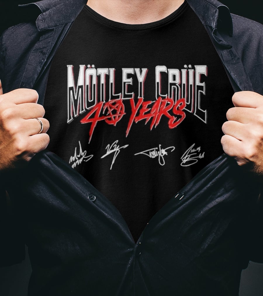 Mötley Crüe 40 Years Anniversary Signatures T-Shirt