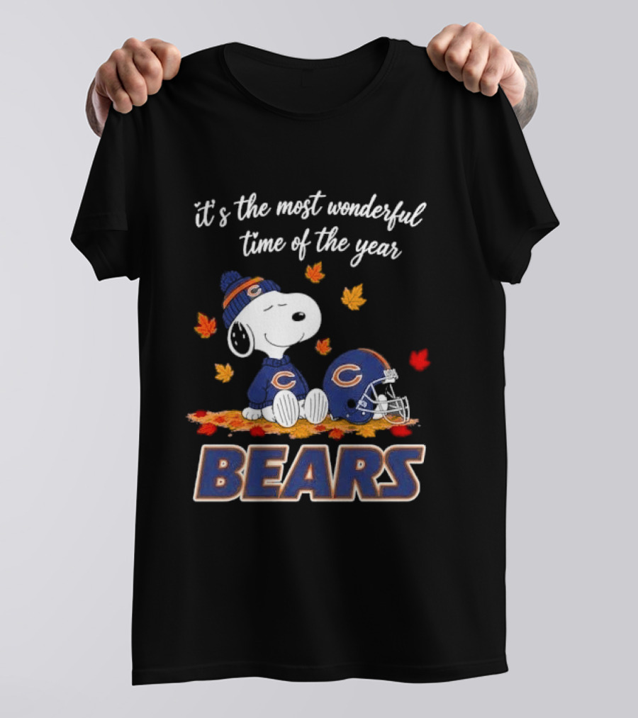 Chicago Bears Snoopy Most Wonderful Time Autumn Leaves Football Helmet T-Shirt