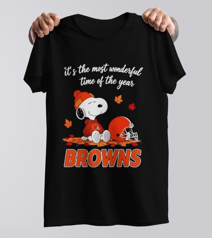 Cleveland Browns Snoopy It's The Most Wonderful Time Of The Year Autumn Leaves Helmet T-Shirt