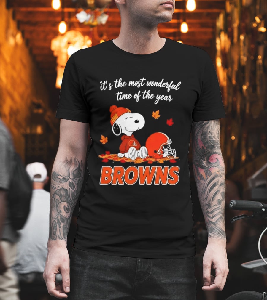 Cleveland Browns Snoopy It's The Most Wonderful Time Of The Year Autumn Leaves Helmet T-Shirt