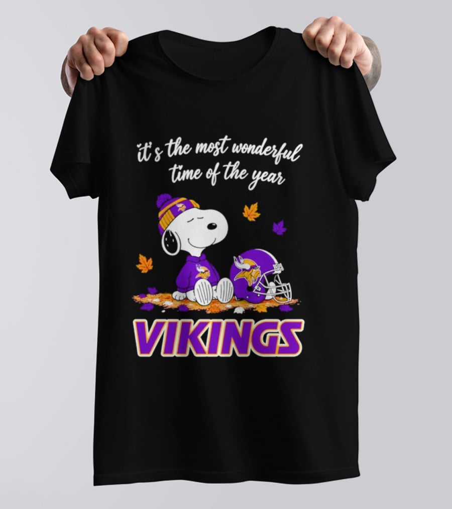 Minnesota Vikings It's The Most Wonderful Time Of The Year Snoopy Sitting Helmet Autumn Leaves T-Shirt